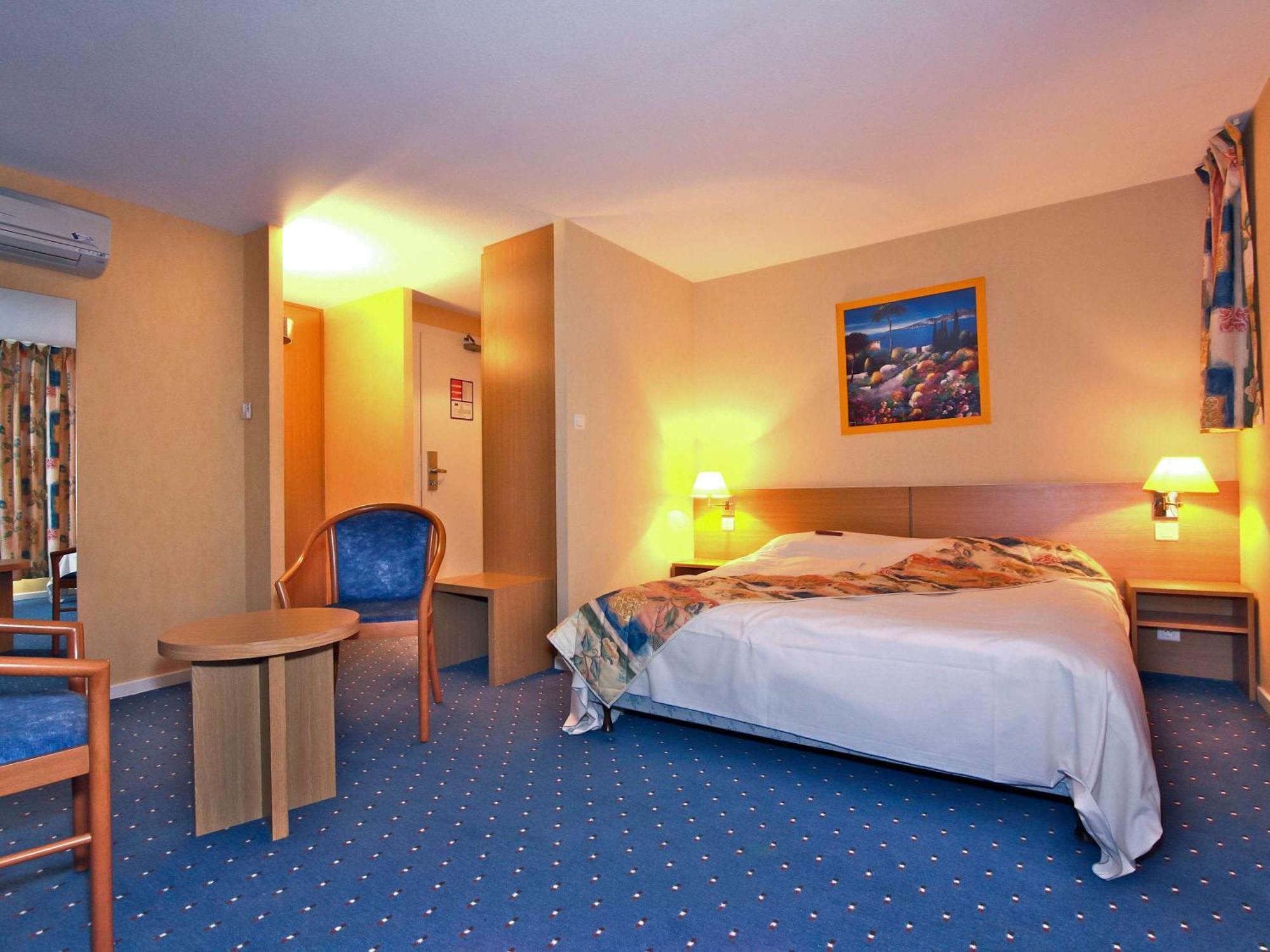 Mercure Hexagone Luxeuil Luaran gambar